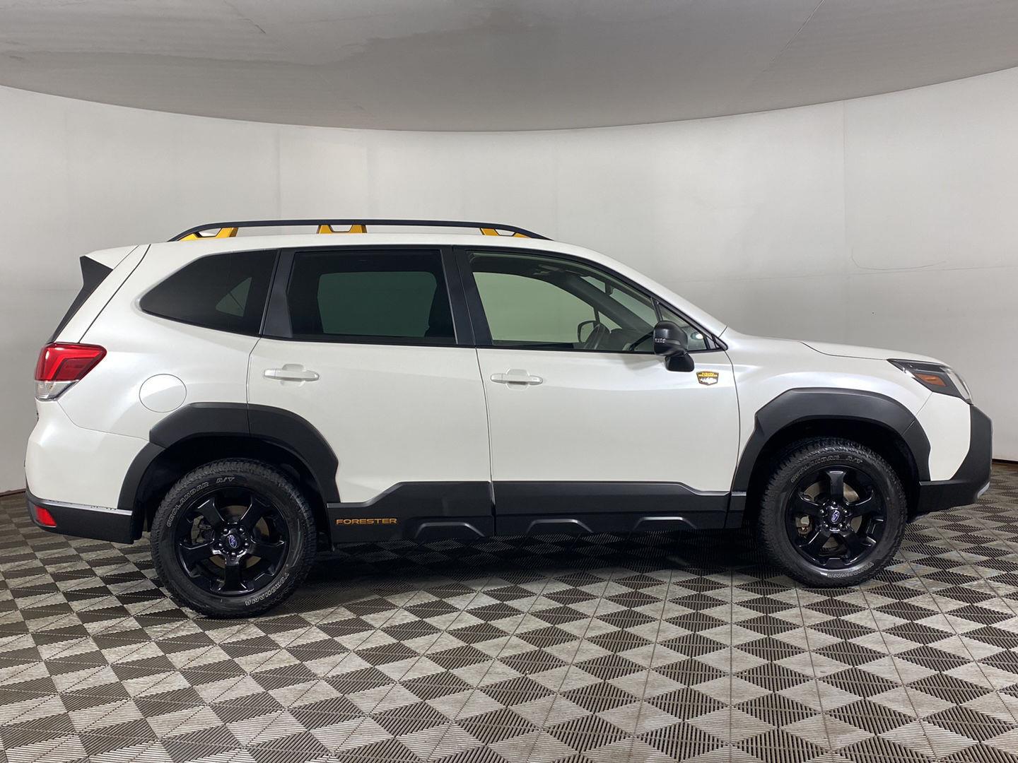 Used 2023 Crystal White Pearl Subaru Wilderness image 4