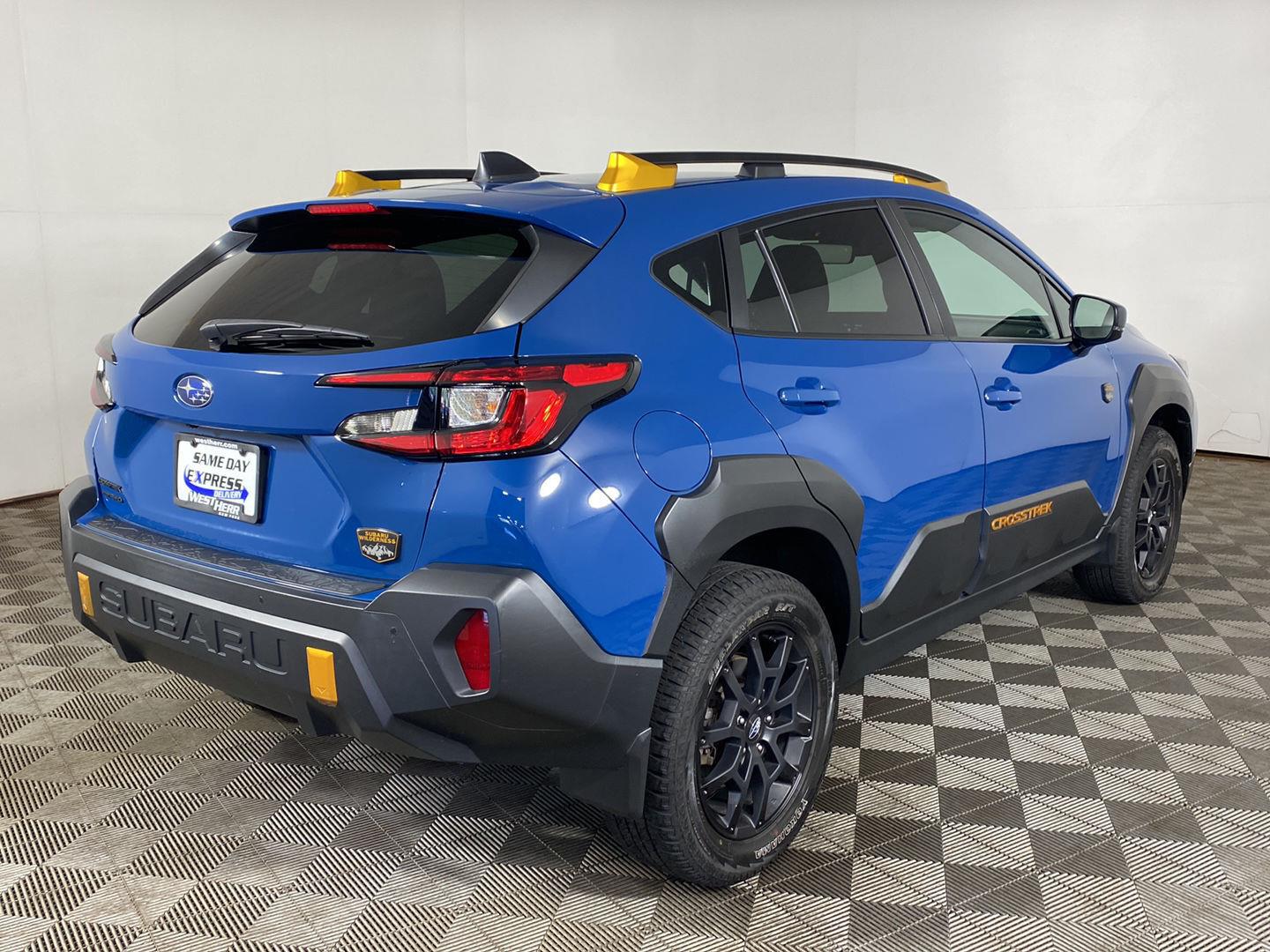 View vehicle photo 5