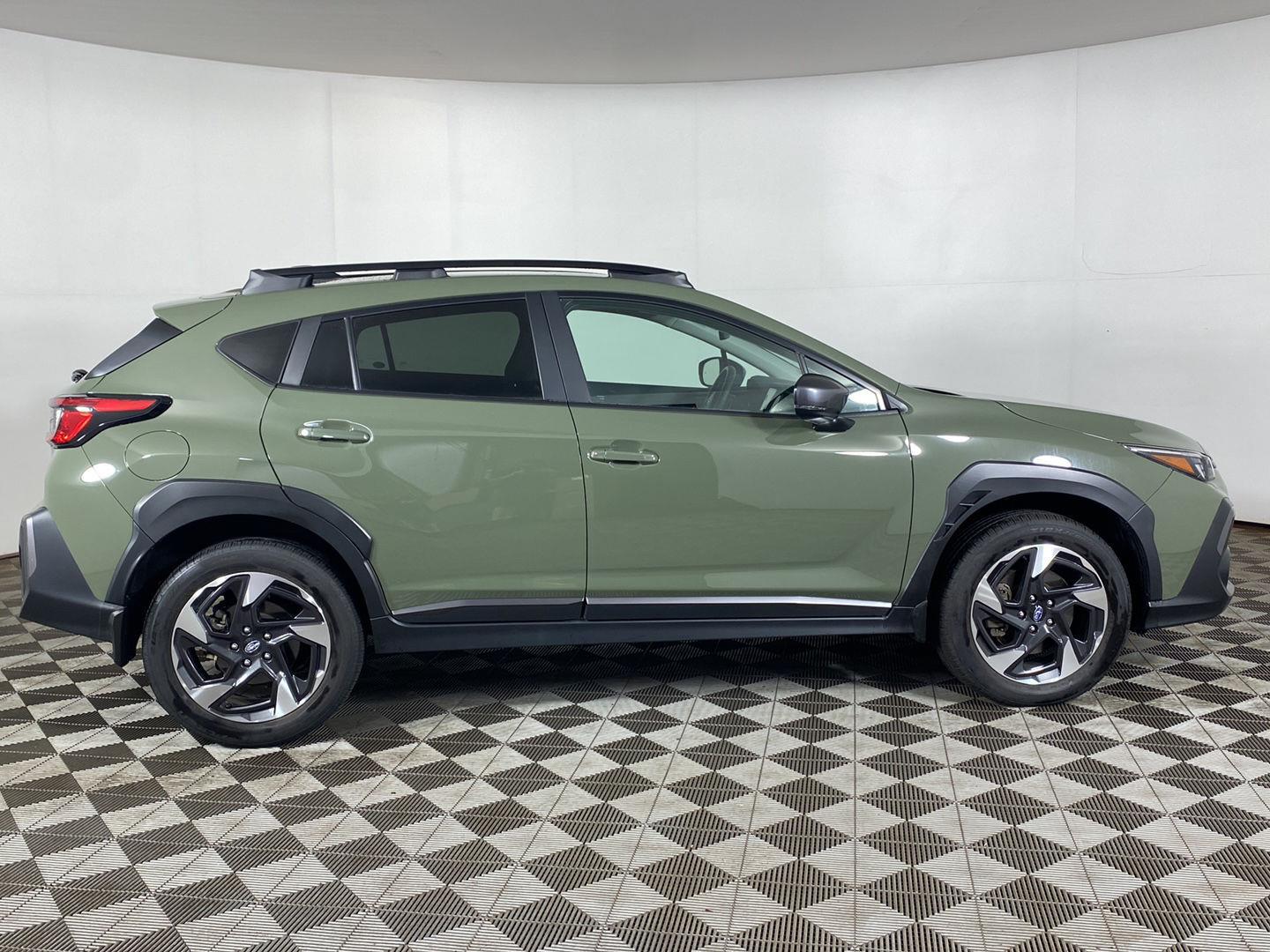 Used 2025 Alpine Green Subaru Limited image 9