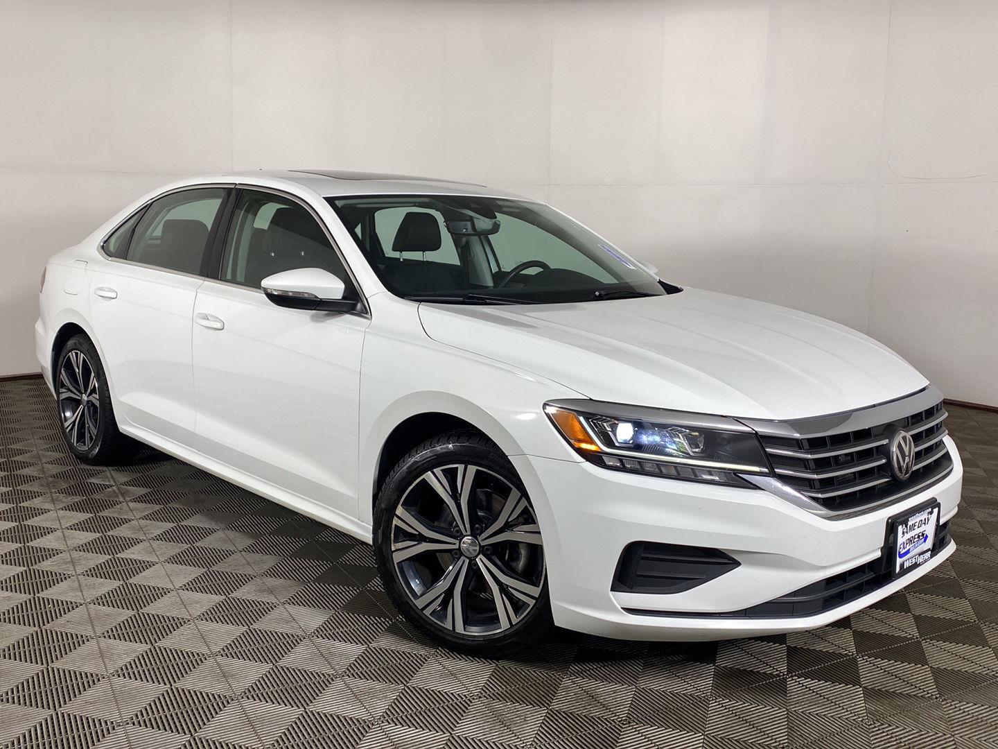  2022 Volkswagen Passat 2.0T SE FWD   