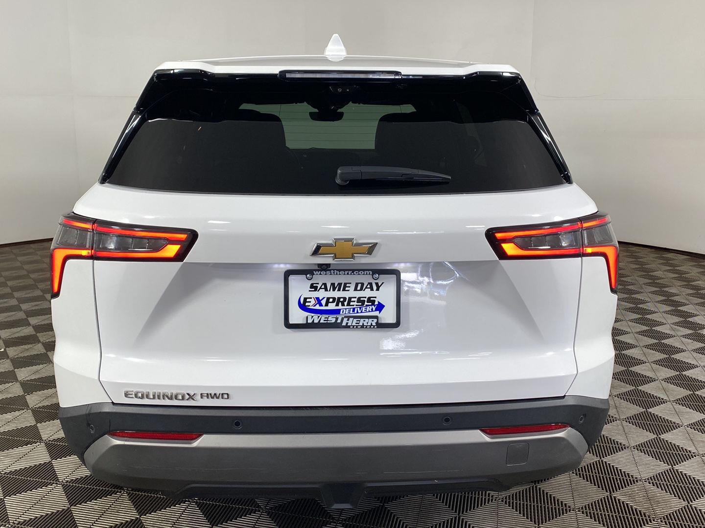 Used 2025  Chevrolet LT image 6
