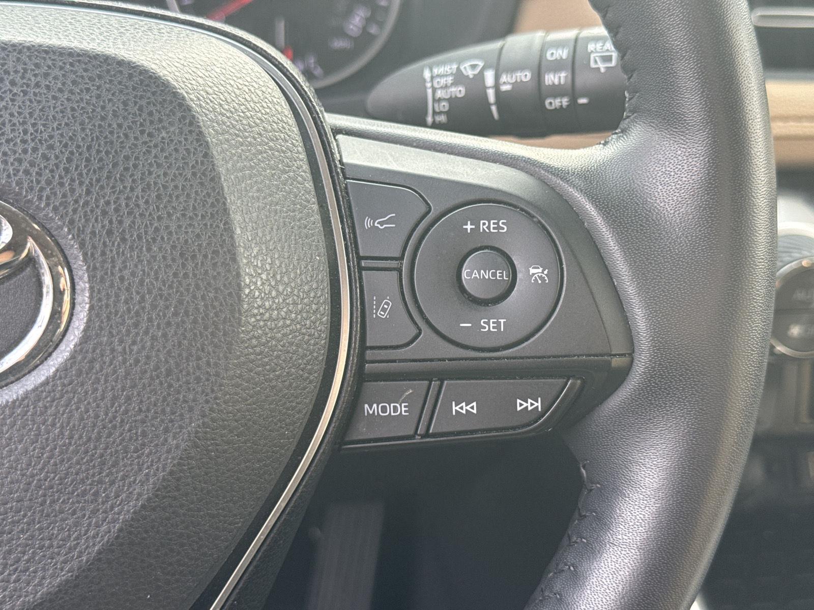 Used 2022 Ruby Flare Pearl Toyota XLE Premium image 12