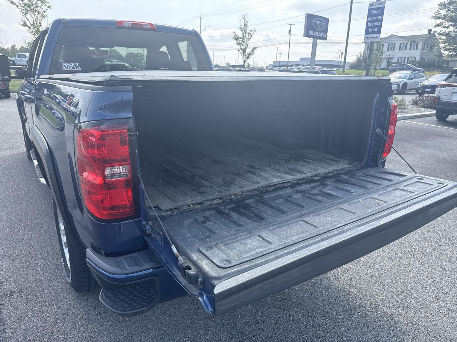 Used 2016 Deep Ocean Blue Metallic Chevrolet LT image 5