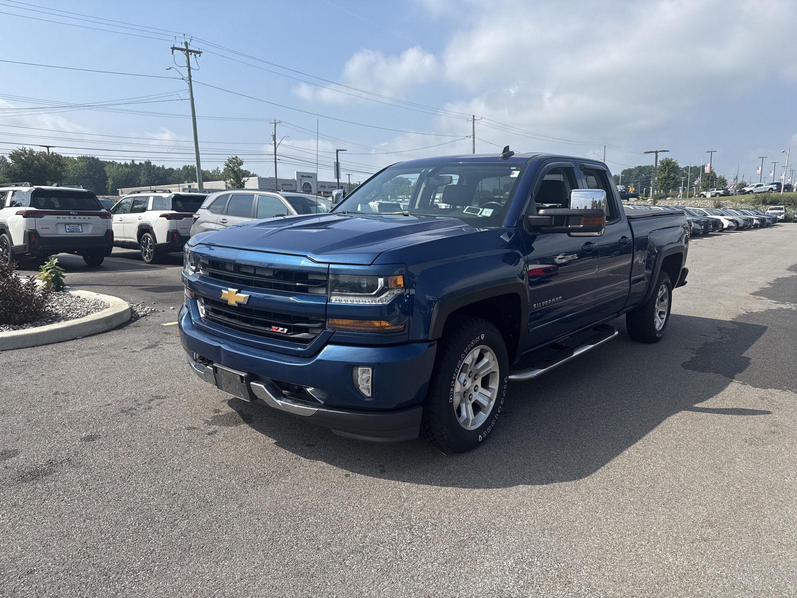 Used 2016 Deep Ocean Blue Metallic Chevrolet LT image 7