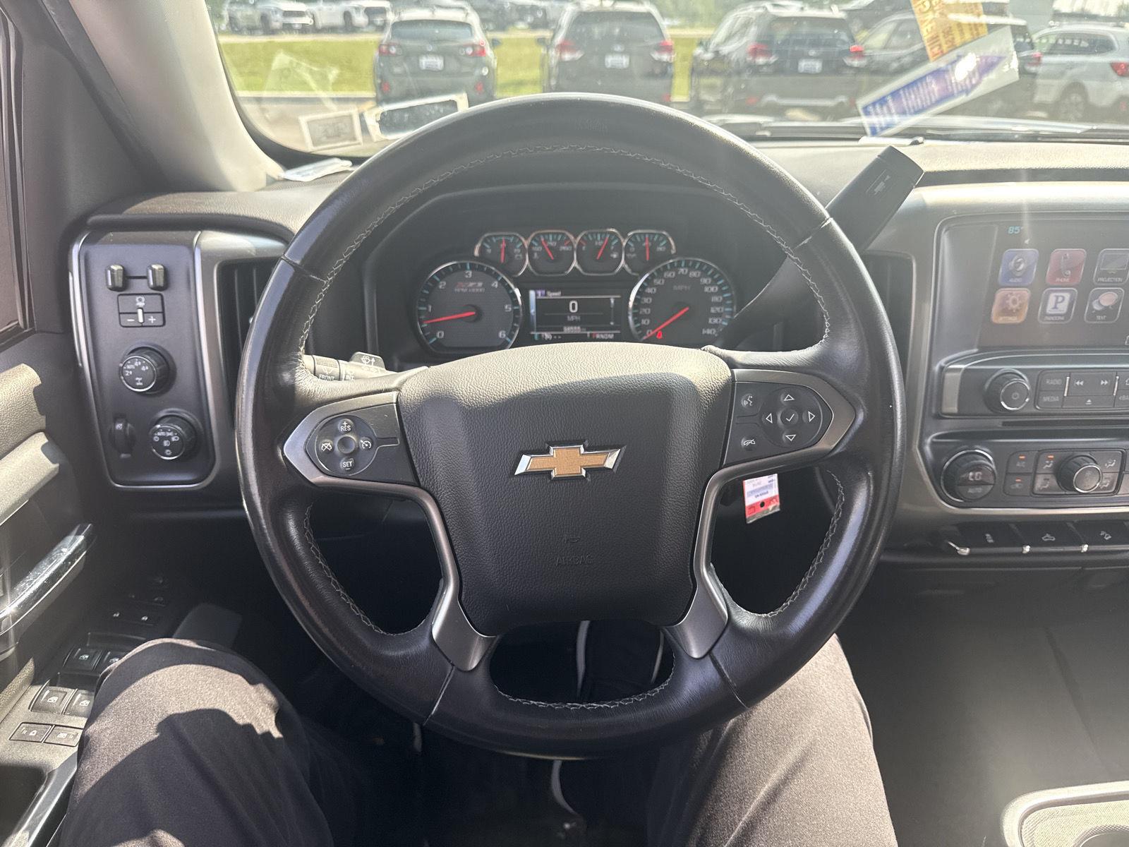 Used 2016 Deep Ocean Blue Metallic Chevrolet LT image 10