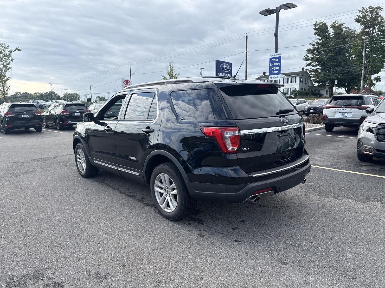 Used 2018 Shadow Black Ford XLT image 5