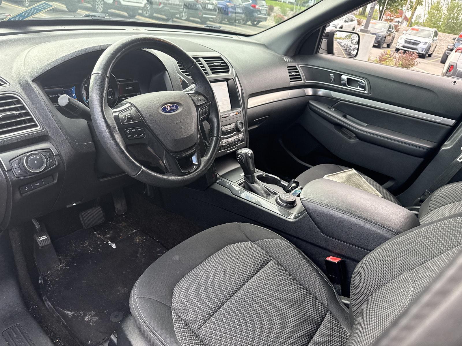 Used 2018 Shadow Black Ford XLT image 7