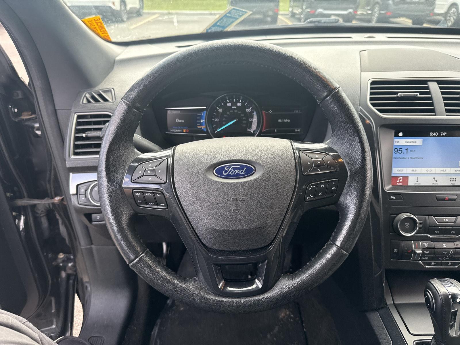 Used 2018 Shadow Black Ford XLT image 9