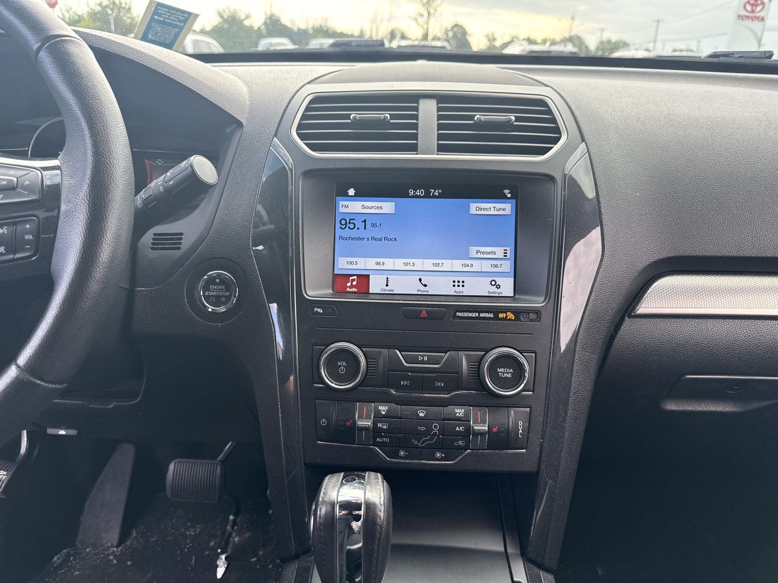 Used 2018 Shadow Black Ford XLT image 12