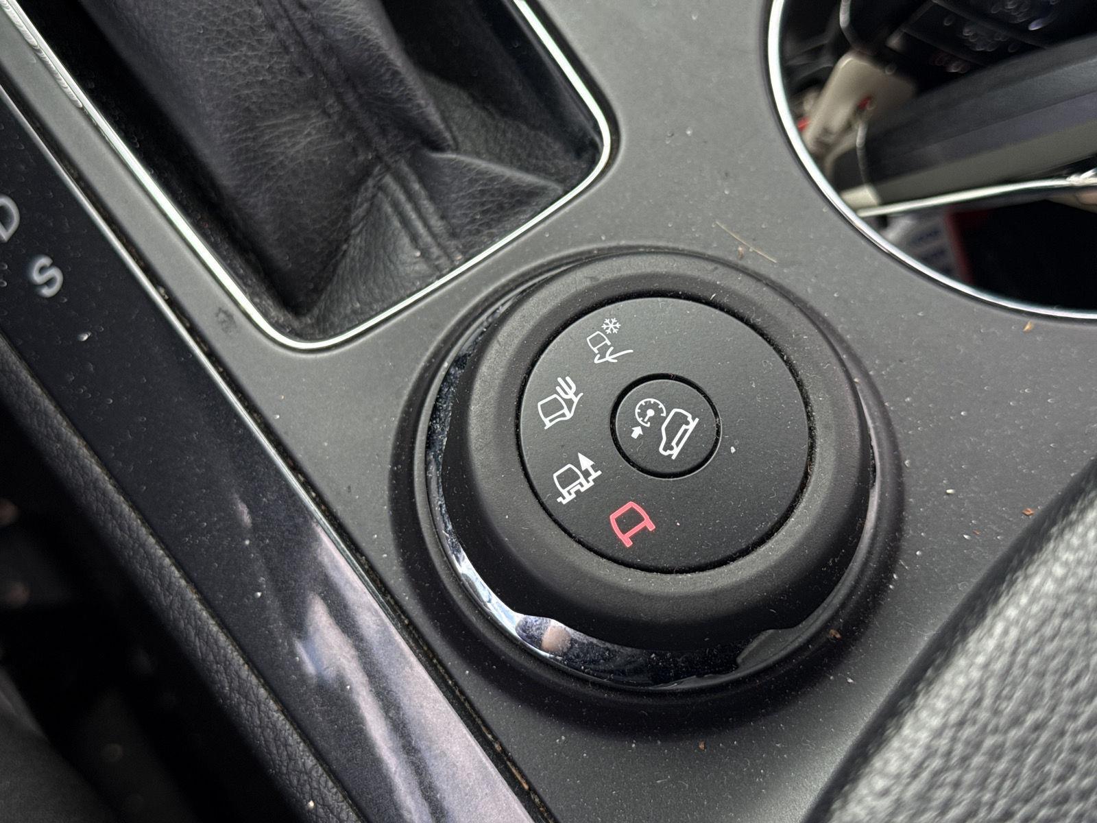Used 2018 Shadow Black Ford XLT image 17