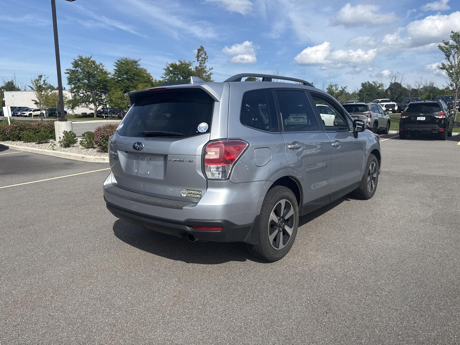 Used 2018 Ice Silver Metallic Subaru Limited image 4