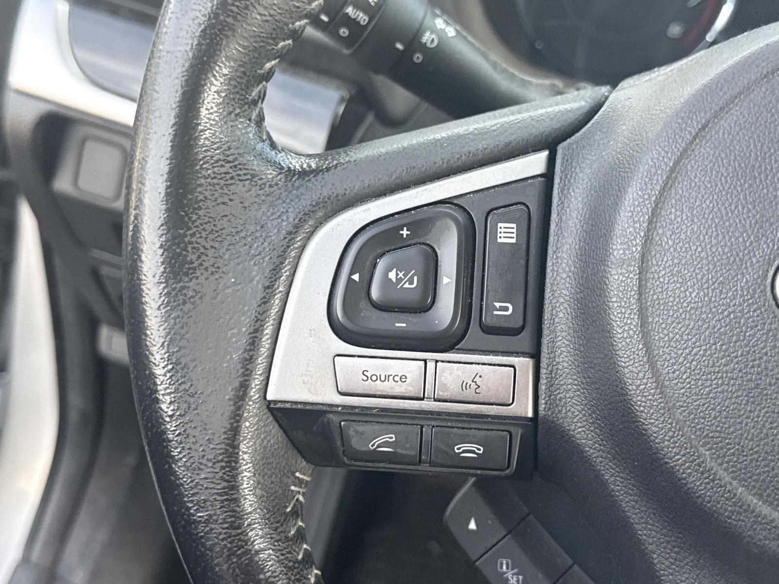 Used 2018 Ice Silver Metallic Subaru Limited image 11