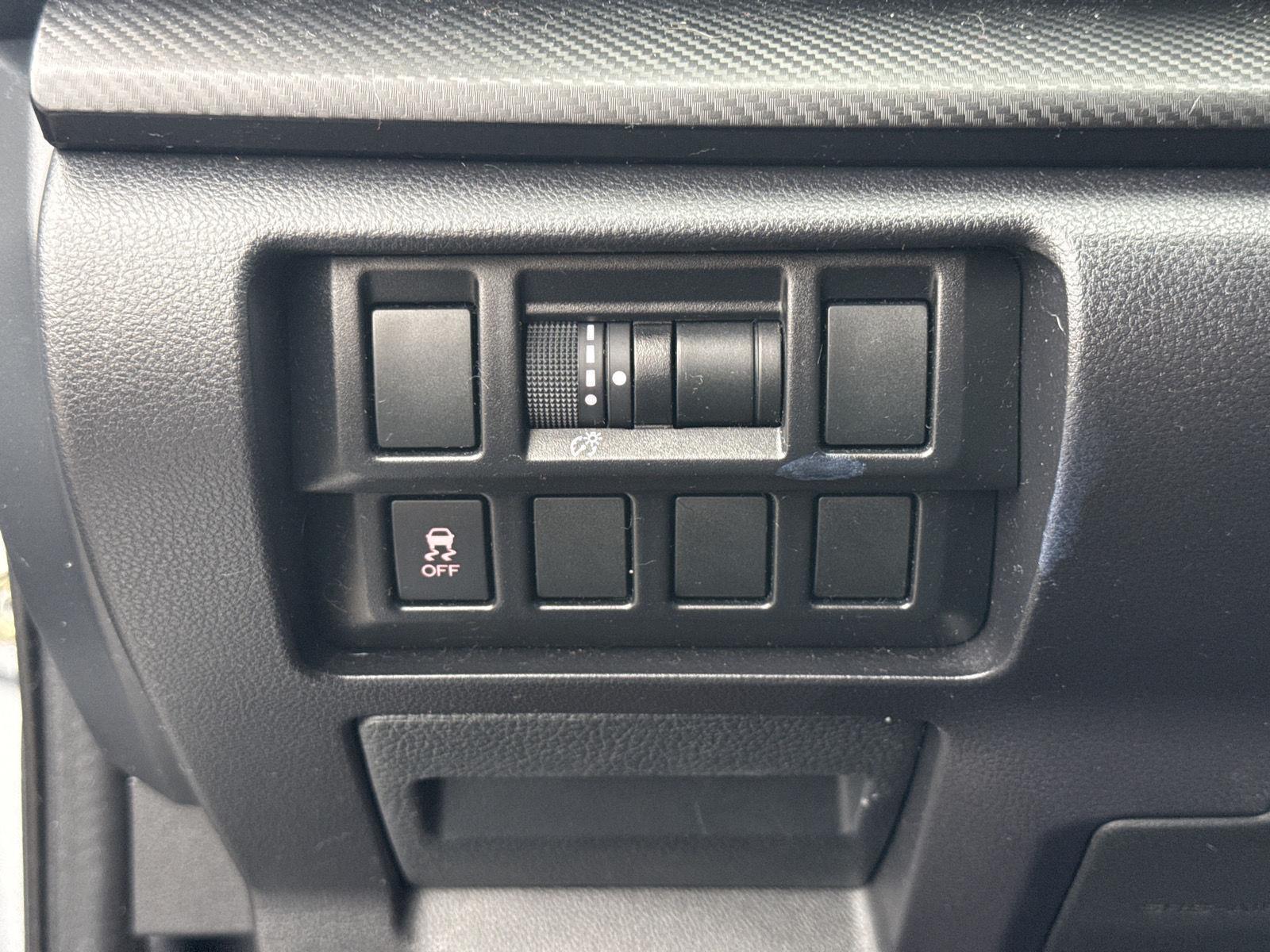 Used 2019 Ice Silver Metallic Subaru Premium image 15