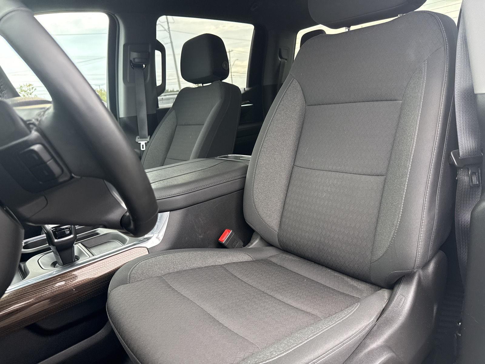 Used 2025 Summit White Chevrolet RST image 9
