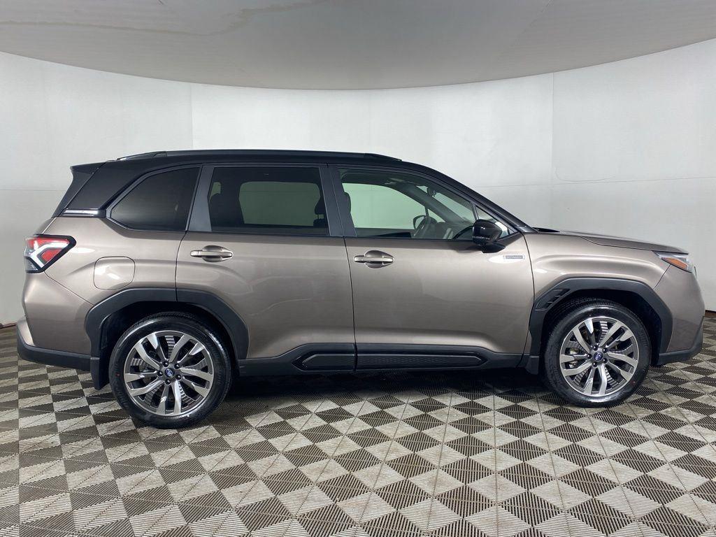 View vehicle photo 5