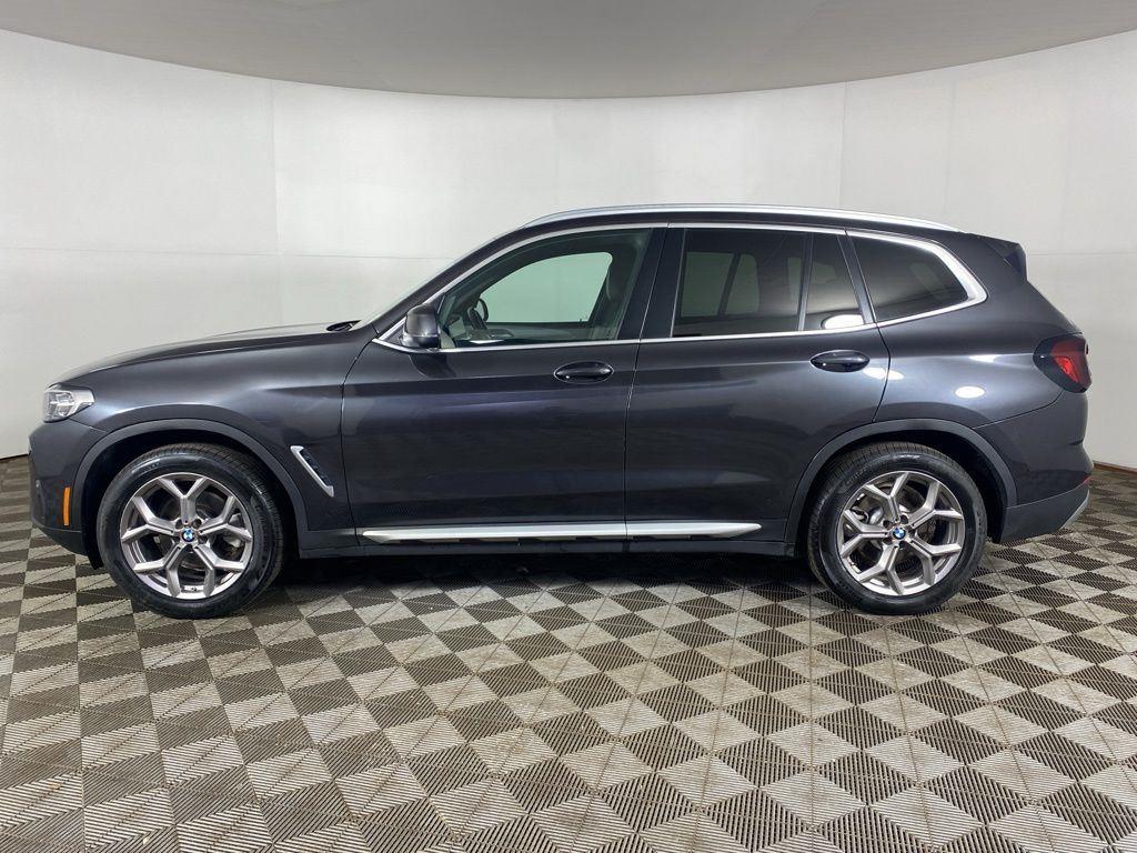 Used 2022 Dark Graphite BMW xDrive30i image 9
