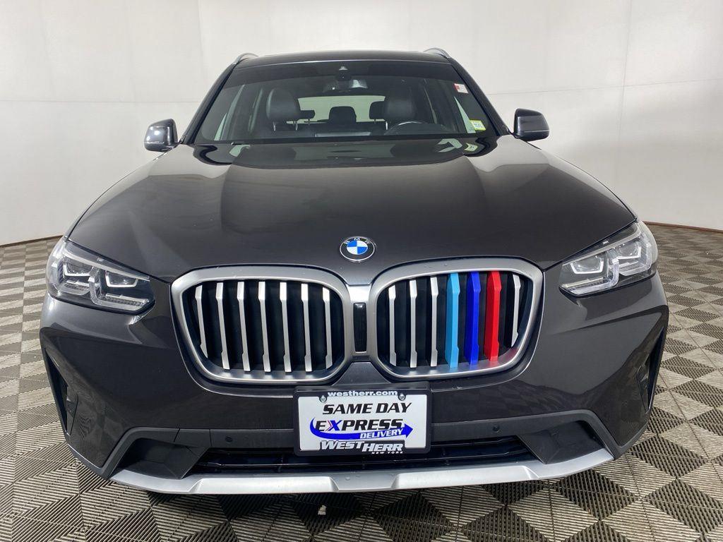Used 2022 Dark Graphite BMW xDrive30i image 11