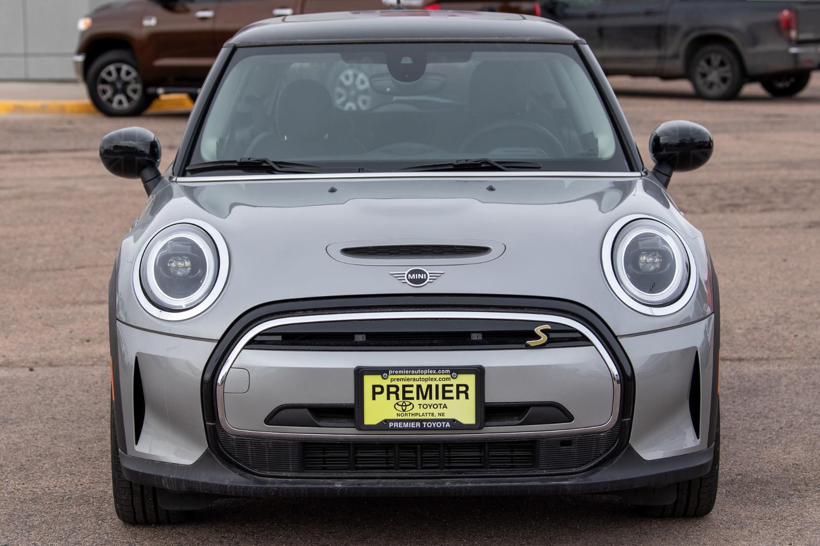 Used 2024 MINI Hardtop 2 Door SE with VIN WMW13DJ08R2V86785 for sale in North Platte, NE