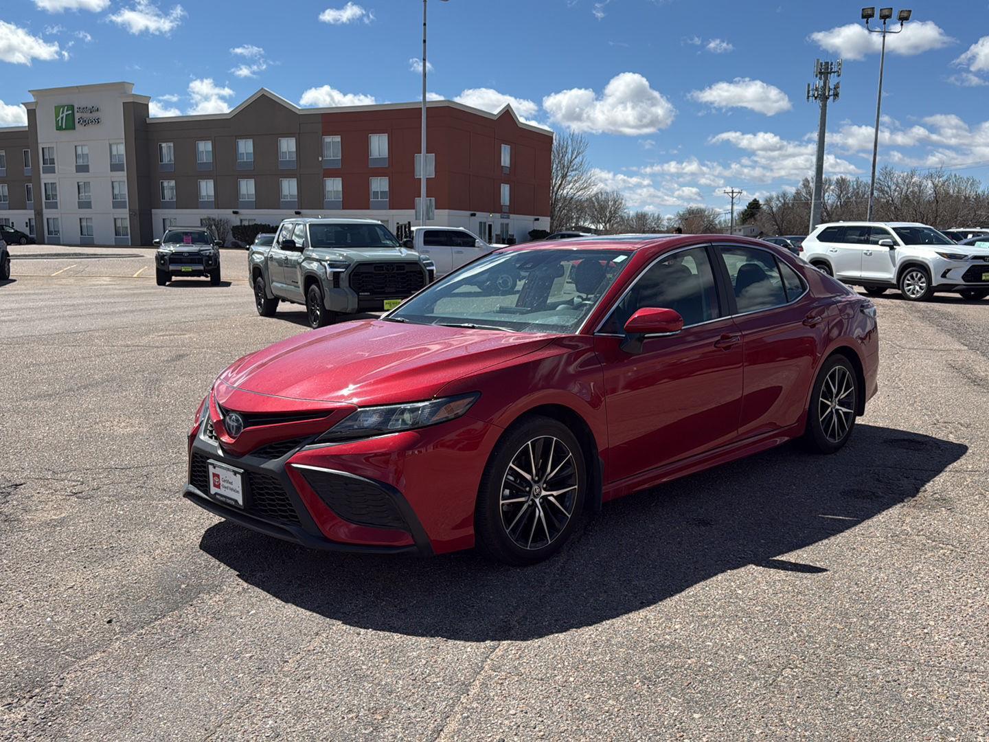 View vehicle photo 3