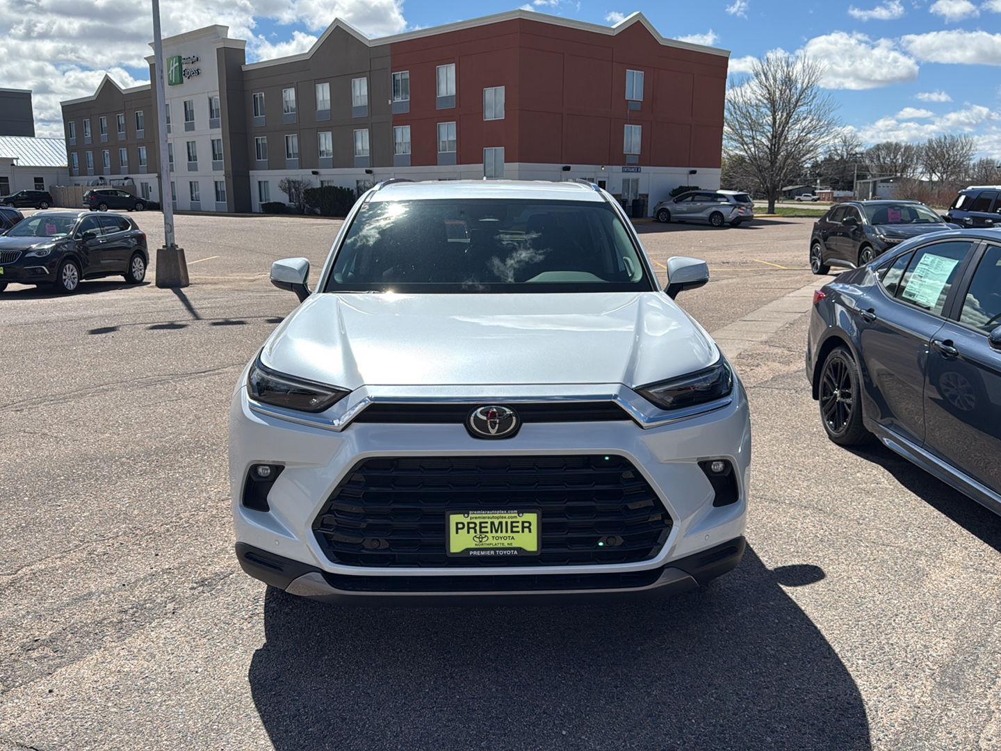 View vehicle photo 2