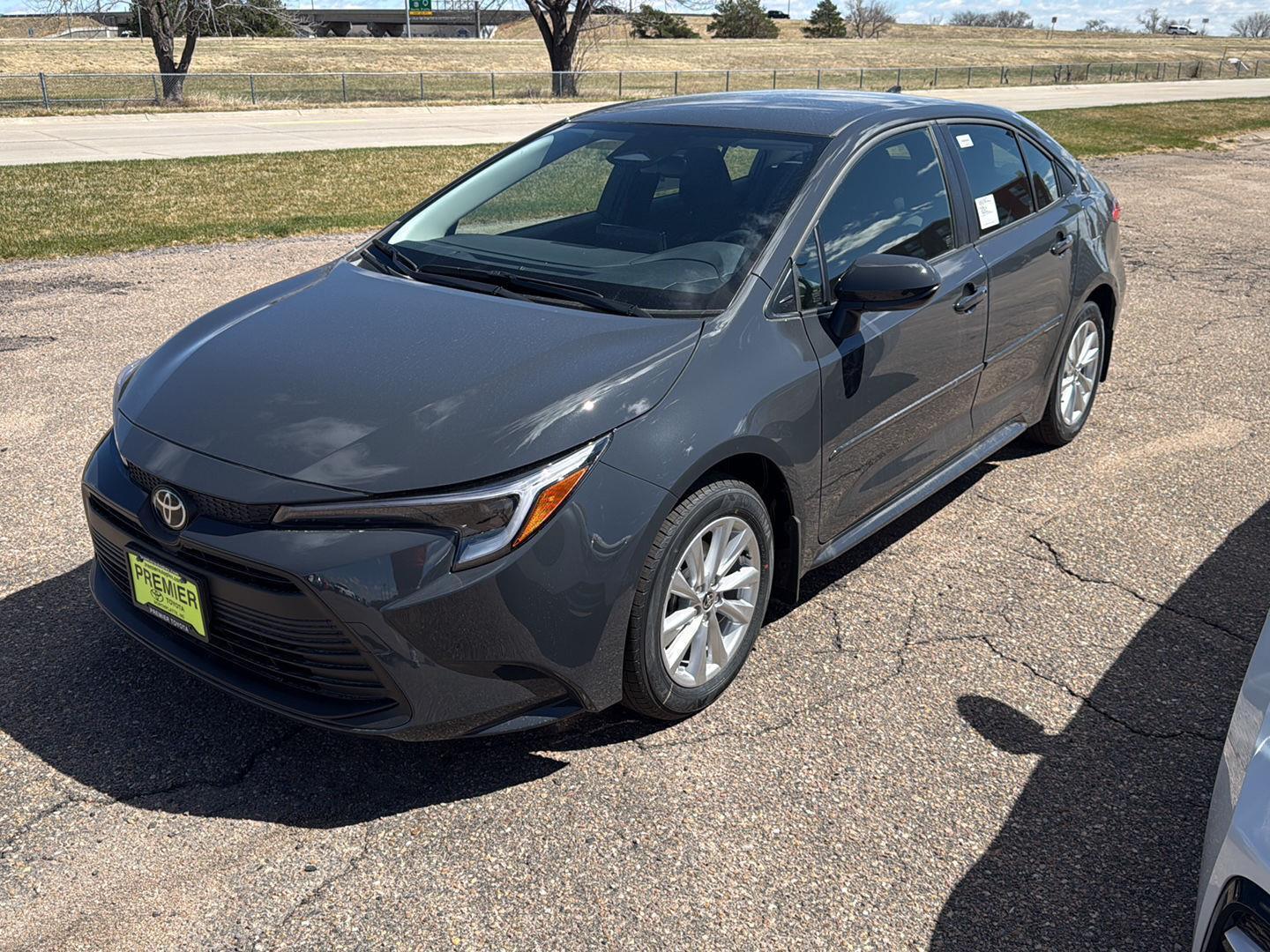 View vehicle photo 3