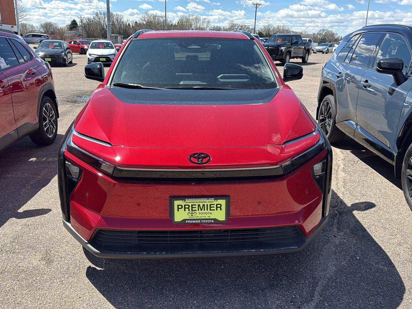 View vehicle photo 2