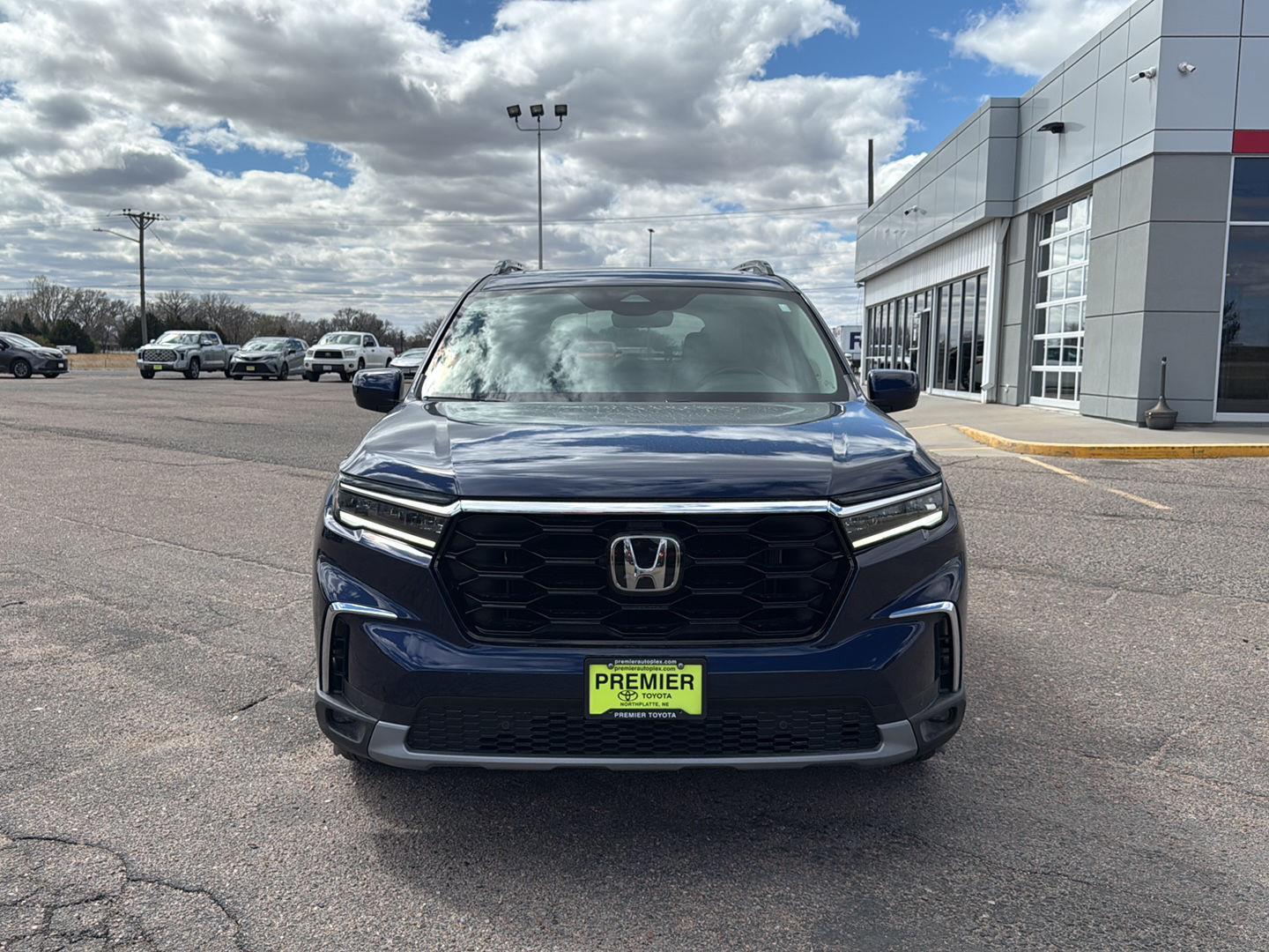 View vehicle photo 2