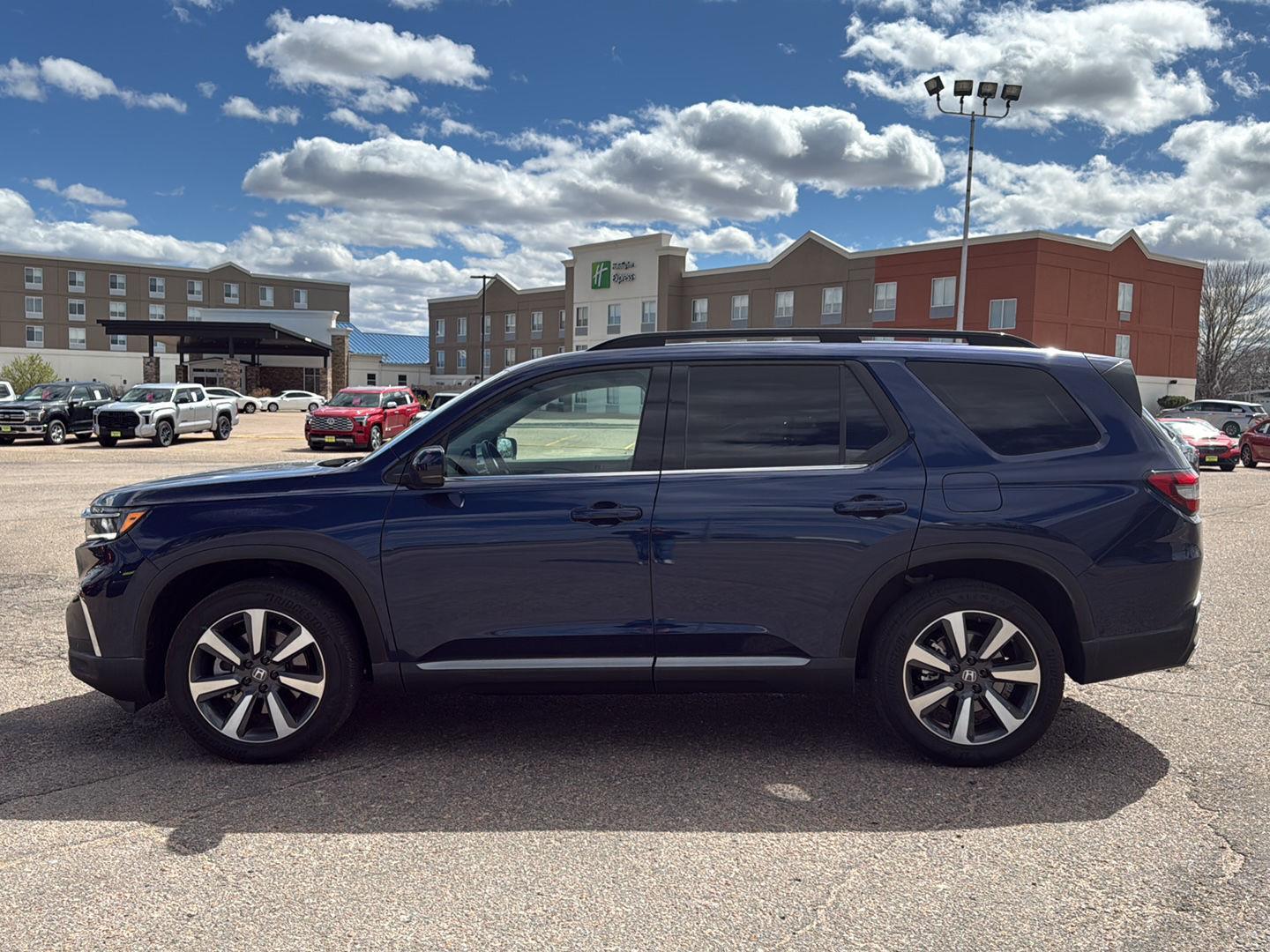 View vehicle photo 4