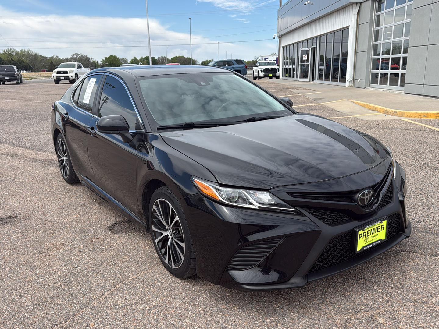 Used 2019 Toyota Camry SE with VIN 4T1B11HK4KU723293 for sale in North Platte, NE