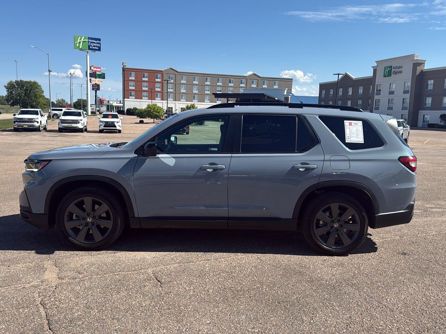 Used 2025 Honda Pilot SUV