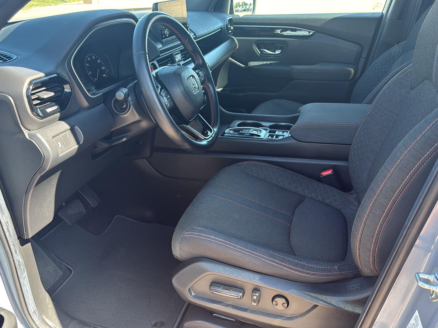 Used 2025 Honda Pilot SUV