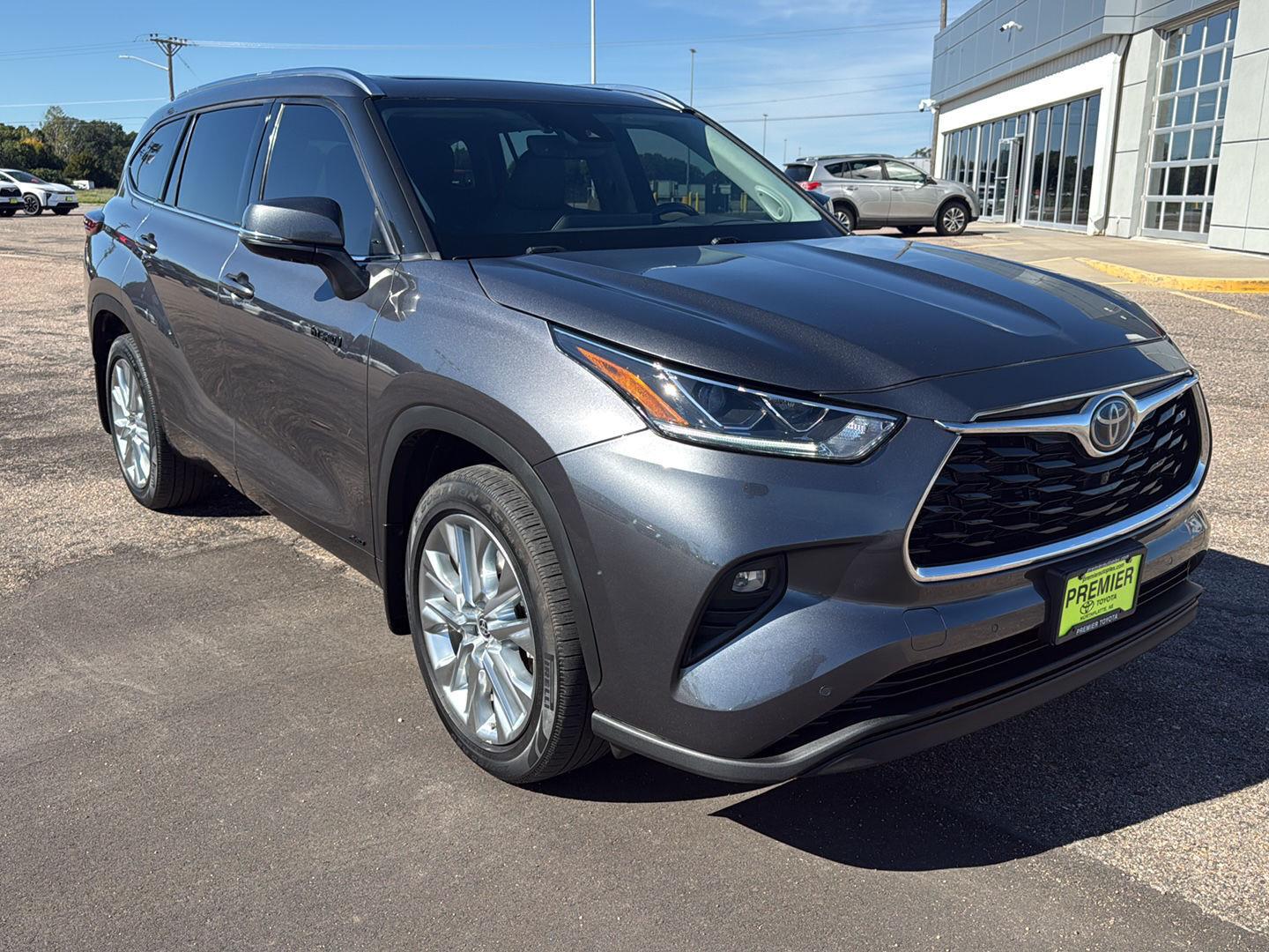 Used 2021 Toyota Highlander SUV