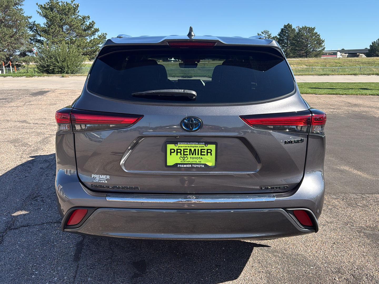 Used 2021 Toyota Highlander SUV