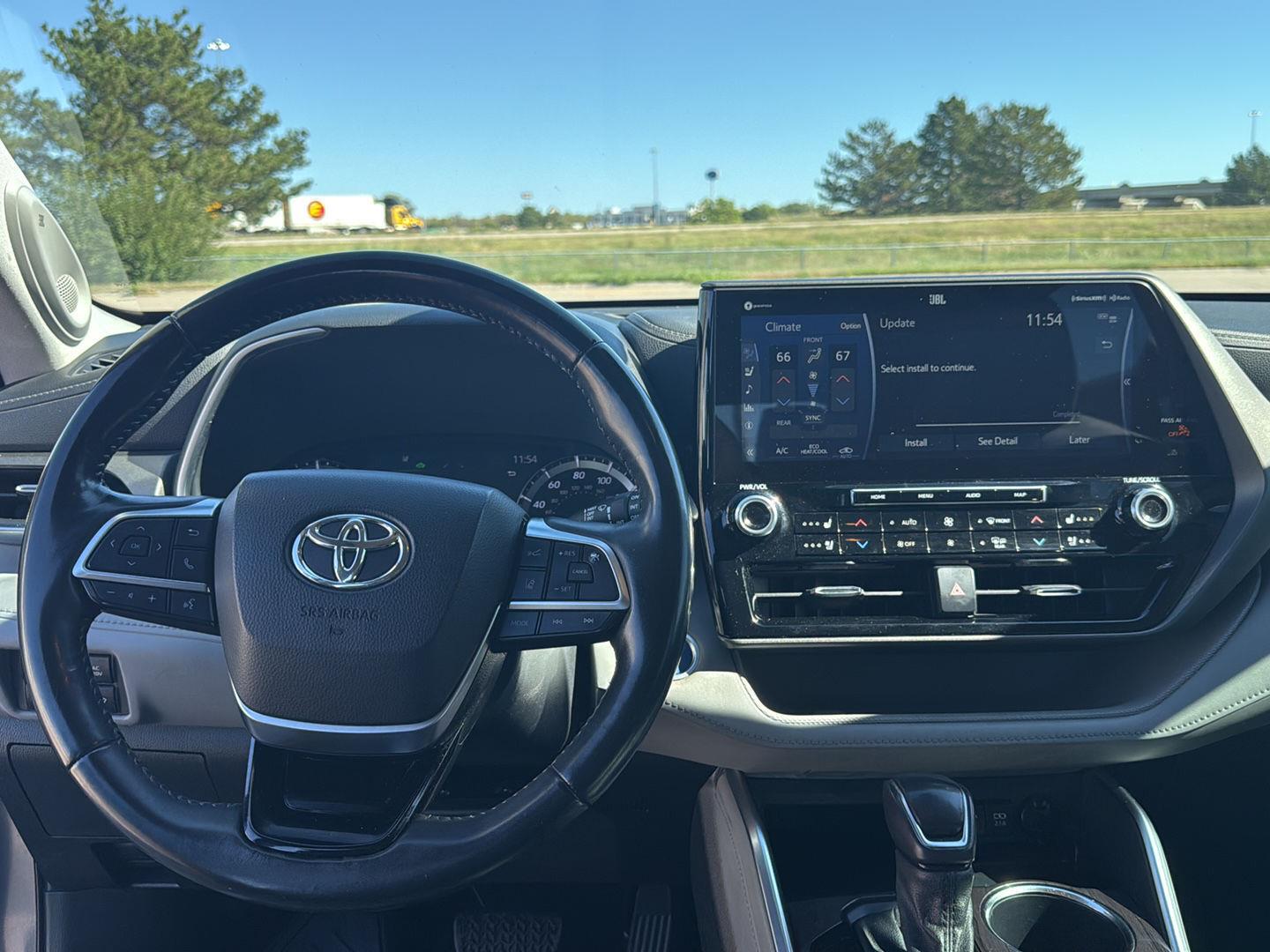 Used 2021 Toyota Highlander SUV