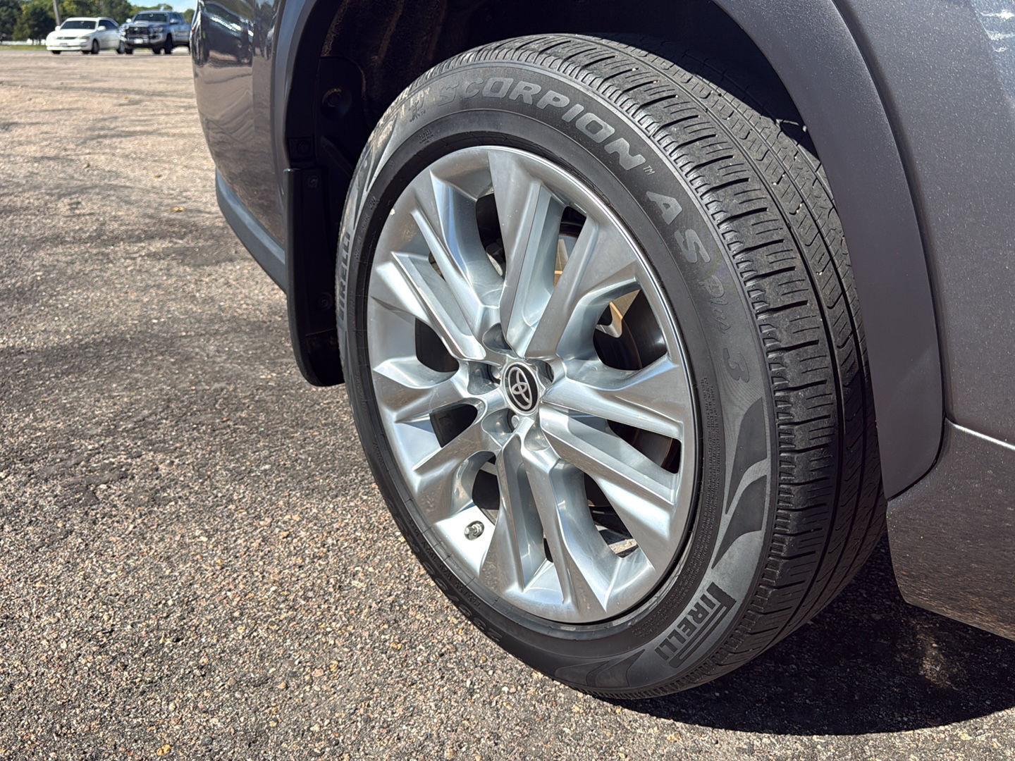 Used 2021 Toyota Highlander SUV