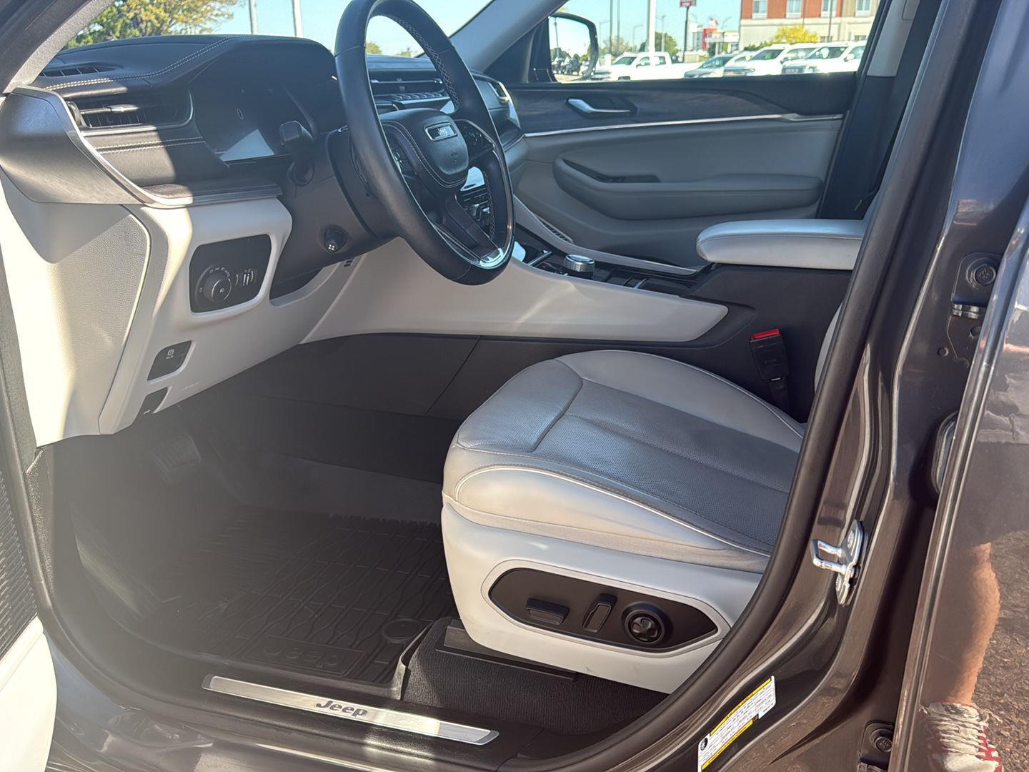 Used 2022 Jeep Grand Cherokee L SUV