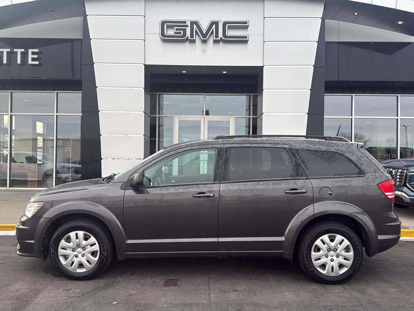 Gray (Granite Pearlcoat) 2020 Dodge Journey SE Value FWD SUV / Crossover Front-Wheel Drive 4-Speed Automatic