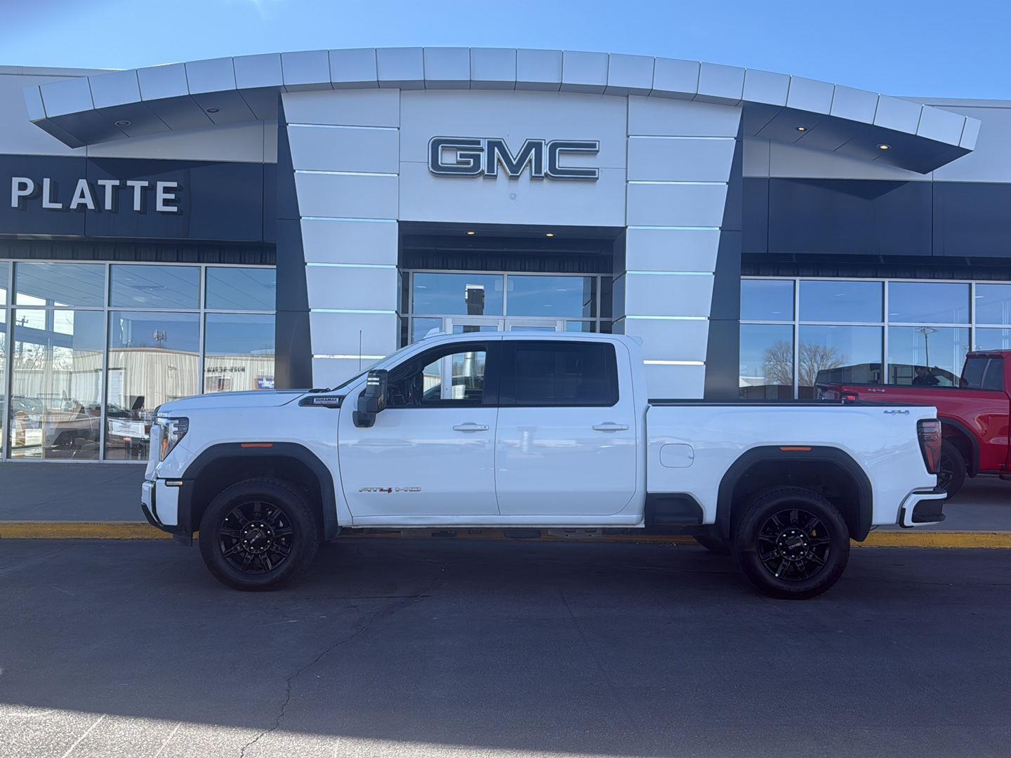 Summit White 2025 GMC Sierra 2500HD Pickup Truck Four-Wheel Drive Automatic