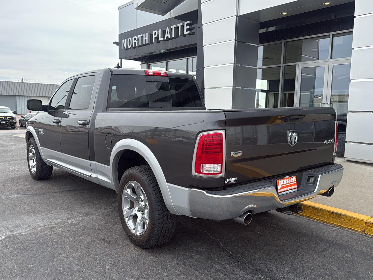 View vehicle photo 2