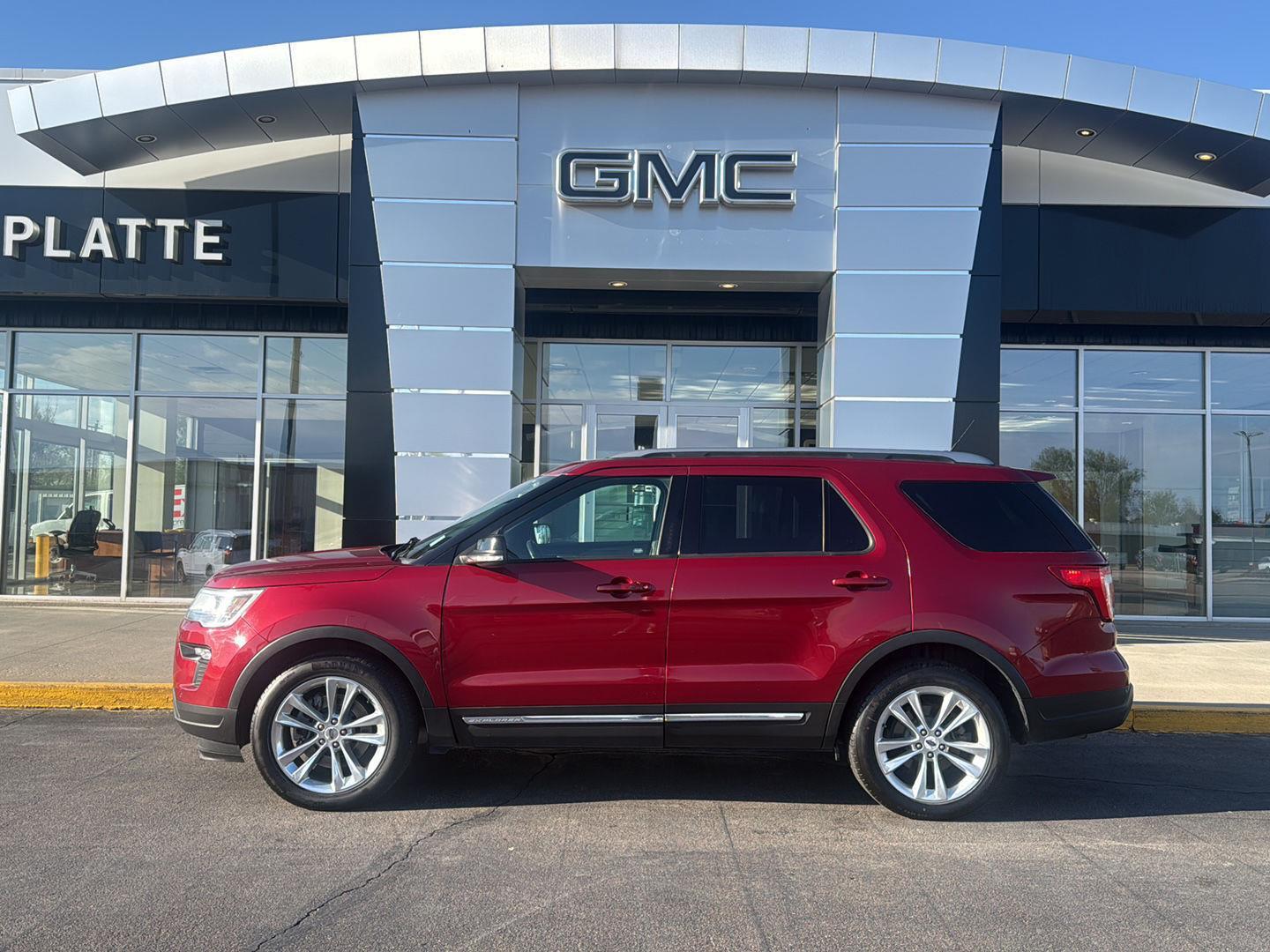 Ruby Red Metallic Tinted Clearcoat 2018 Ford Explorer XLT AWD SUV / Crossover All-Wheel Drive 6-Speed Automatic