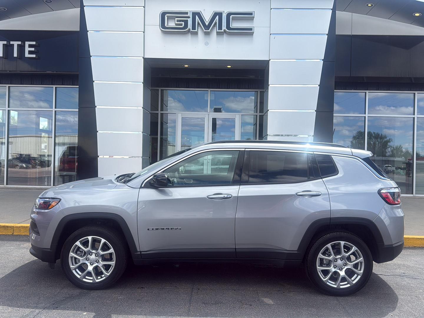 Billet Silver Metallic Clearcoat 2023 Jeep Compass SUV / Crossover Four-Wheel Drive 8-Speed Automatic