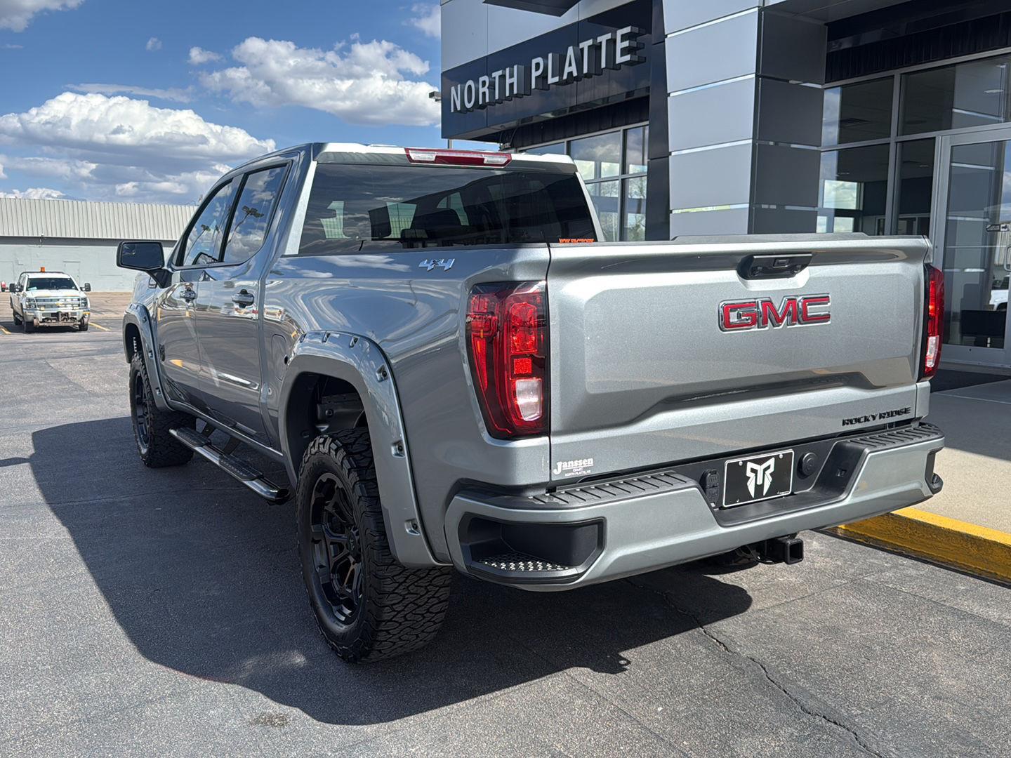 View vehicle photo 2