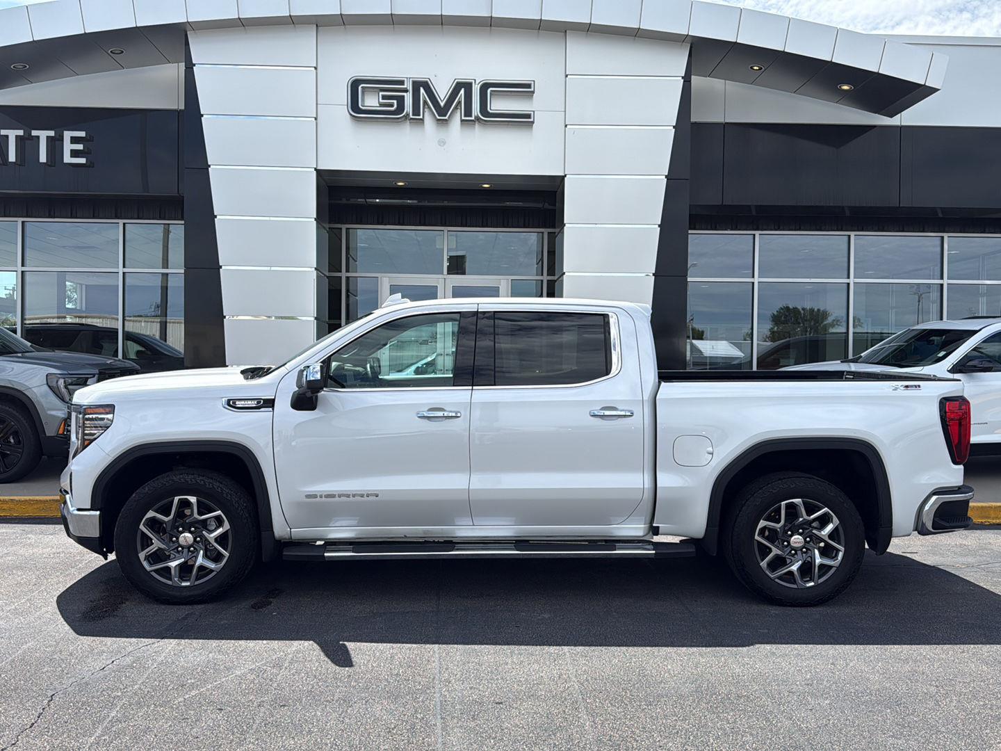 2025 GMC Sierra 1500 SLT Crew Cab 4WD