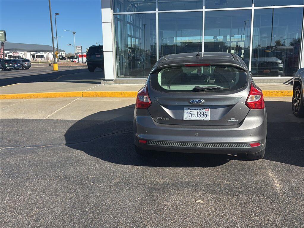 Sterling Gray Metallic 2013 Ford Focus Hatchback Front-Wheel Drive 6-Speed Automatic