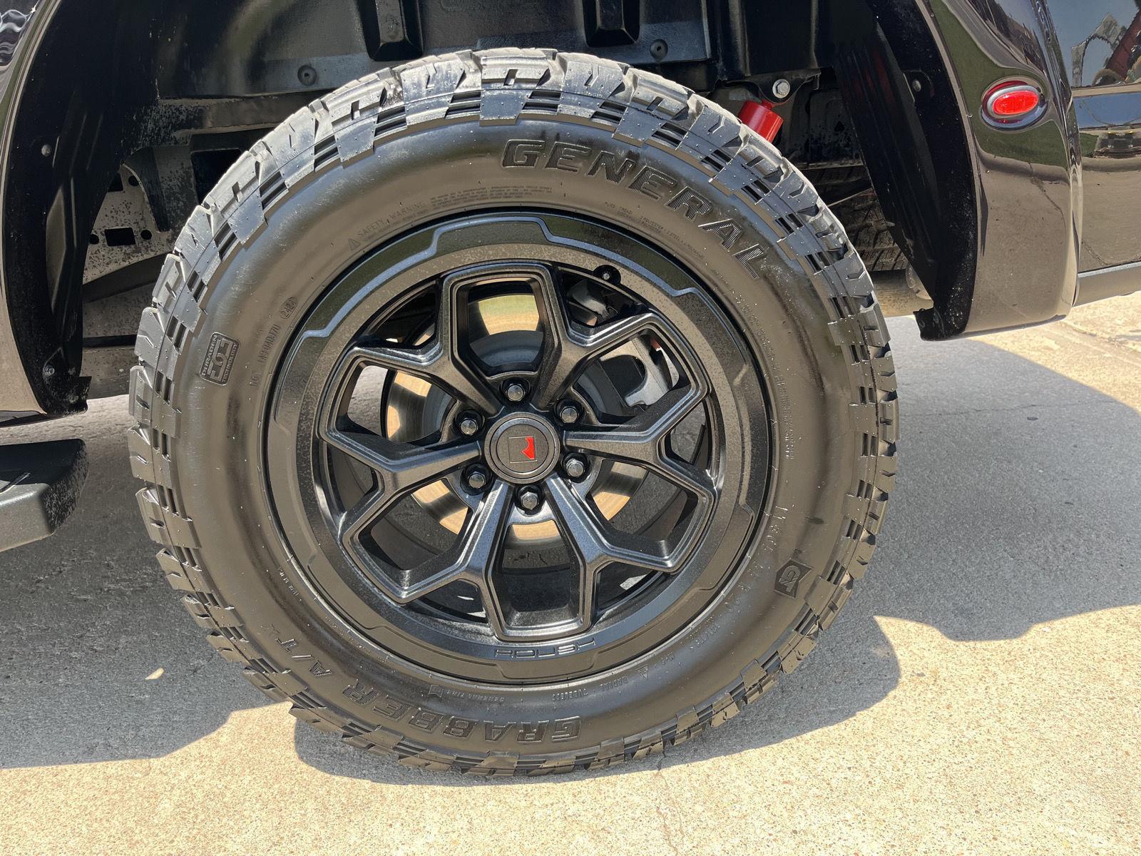 View vehicle photo 7