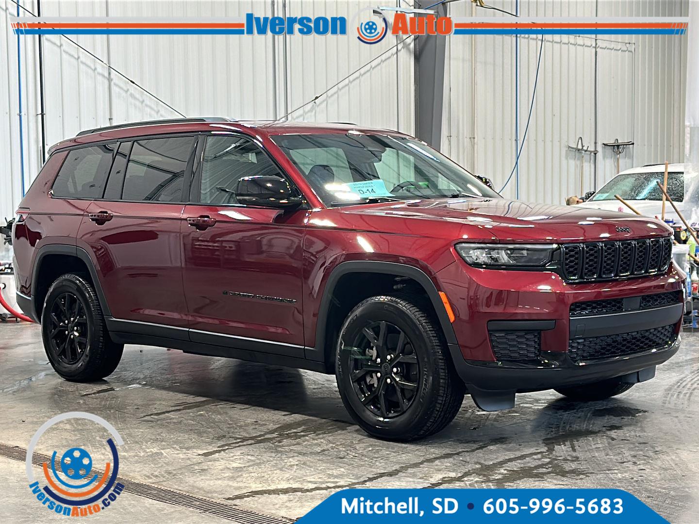 2025 Jeep Grand Cherokee L Altitude 4WD