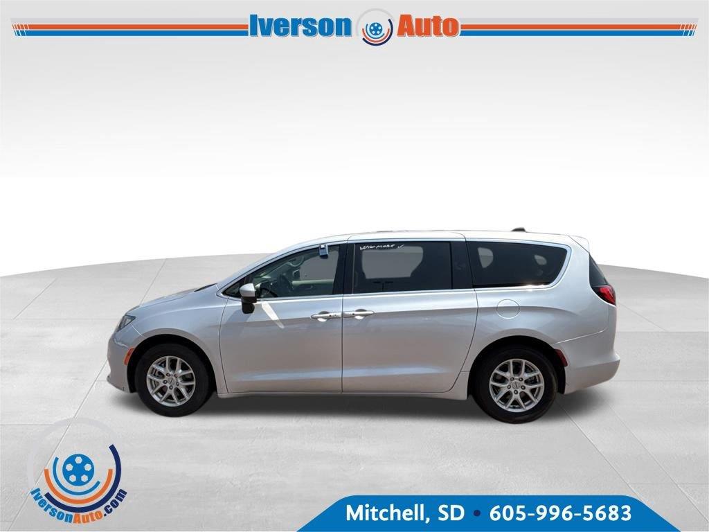 2023 Chrysler Voyager LX FWD
