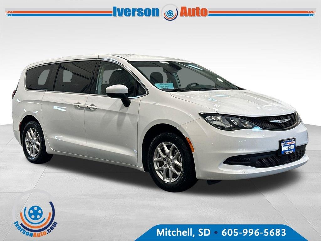 2023 Chrysler Voyager LX FWD