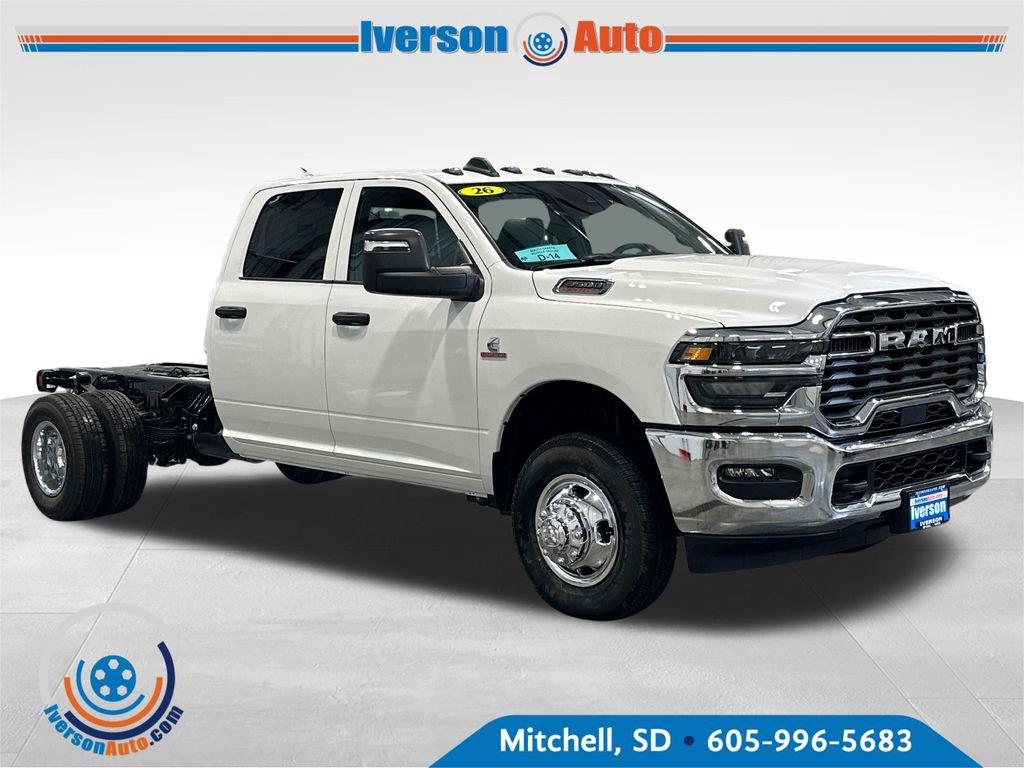 Bright White Clearcoat 2026 RAM 3500 Chassis Pickup Truck Four-Wheel Drive 8-Speed Automatic