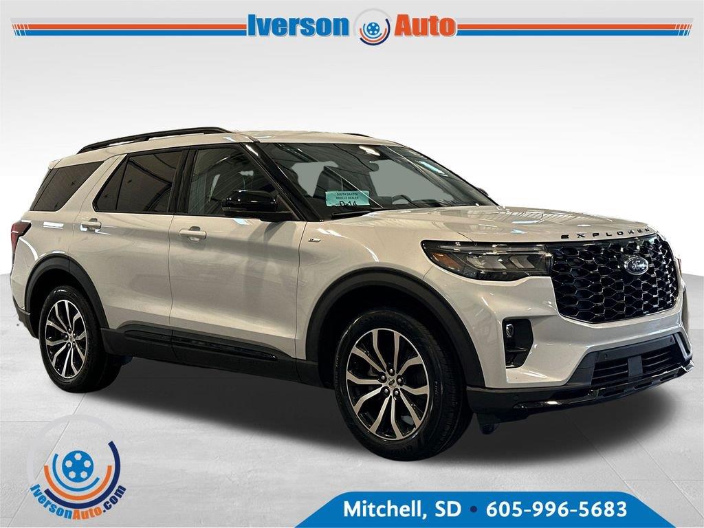 Space White 2026 Ford Explorer SUV / Crossover All-Wheel Drive Automatic